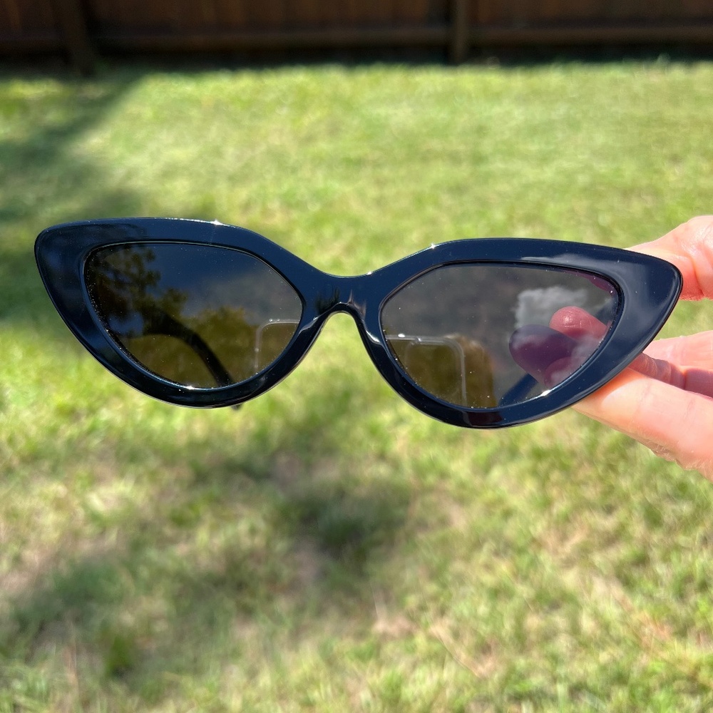 Louis Vuitton Cat Eye Sunglasses Black - Authentic